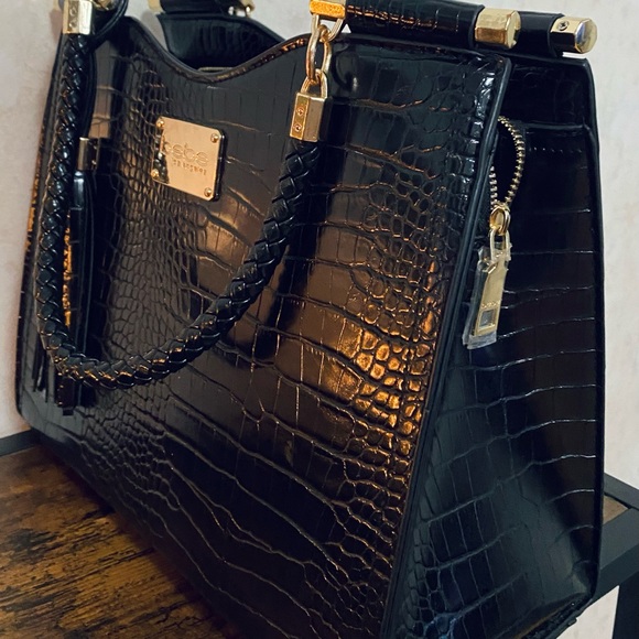 Purse - Picture 2 of 4